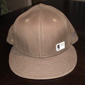 New Era Brown MLB Fitted Hat Size 7 1/2